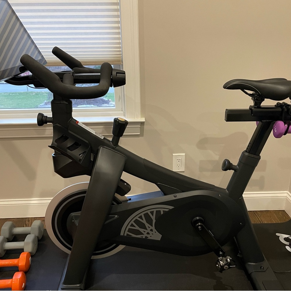 Soul cycle spin bike